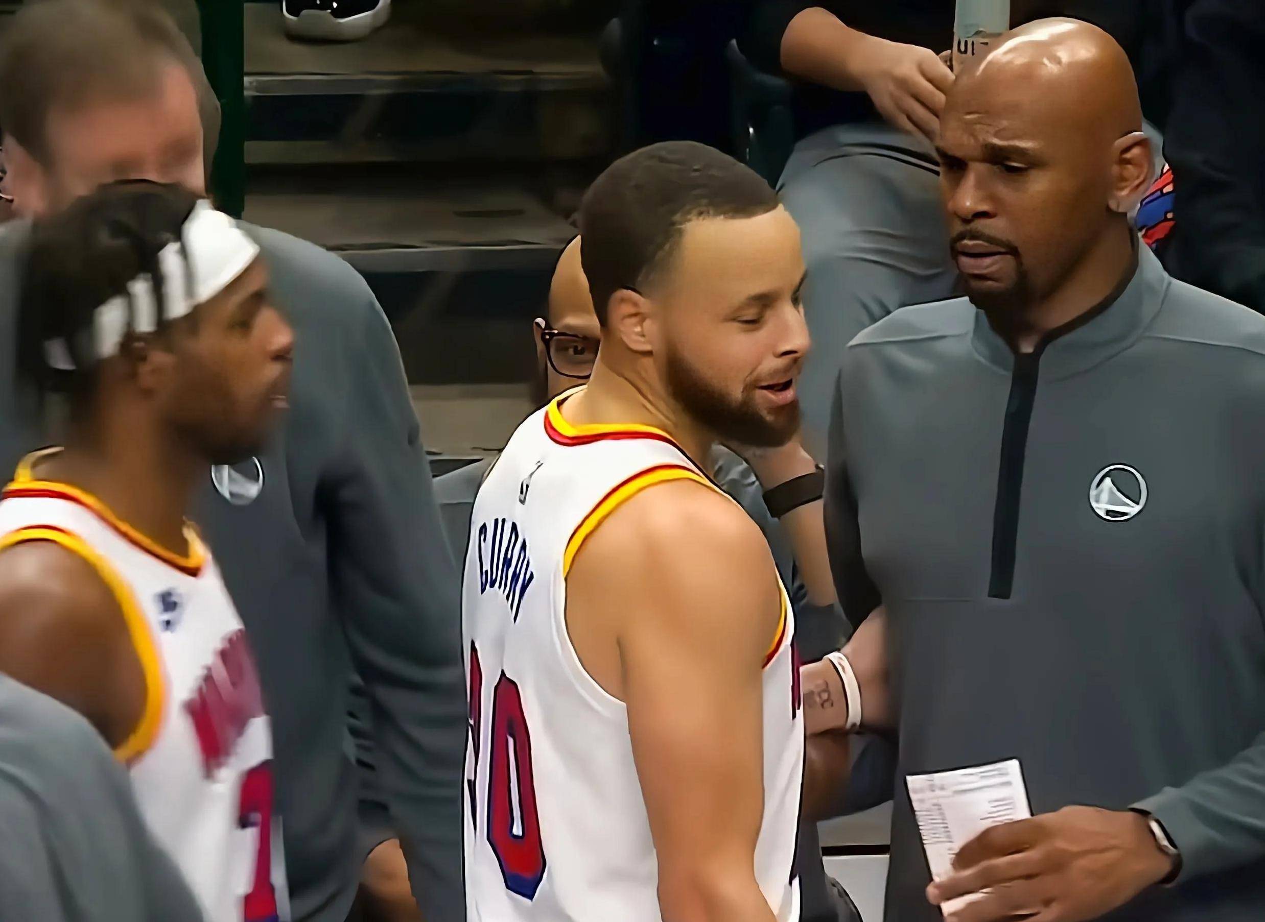 j9九游会首页 - 库里赛事官方发布回归赛场新规，拜仁争议不断！