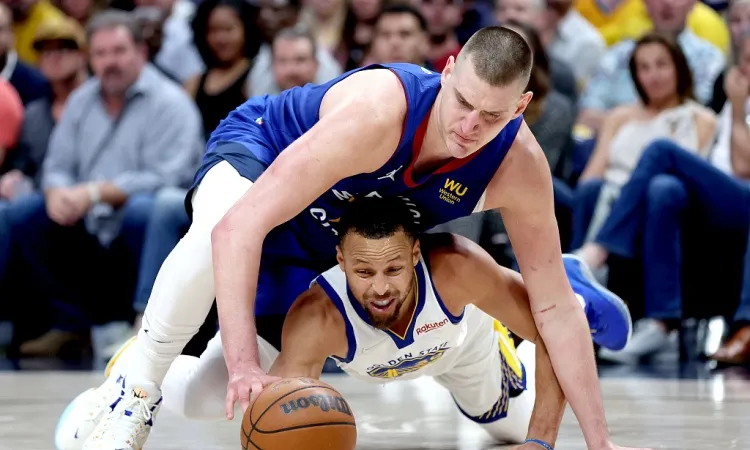 j9九游会全站 - 库里迎来二十赛季高光表现，掘金球迷沸腾！