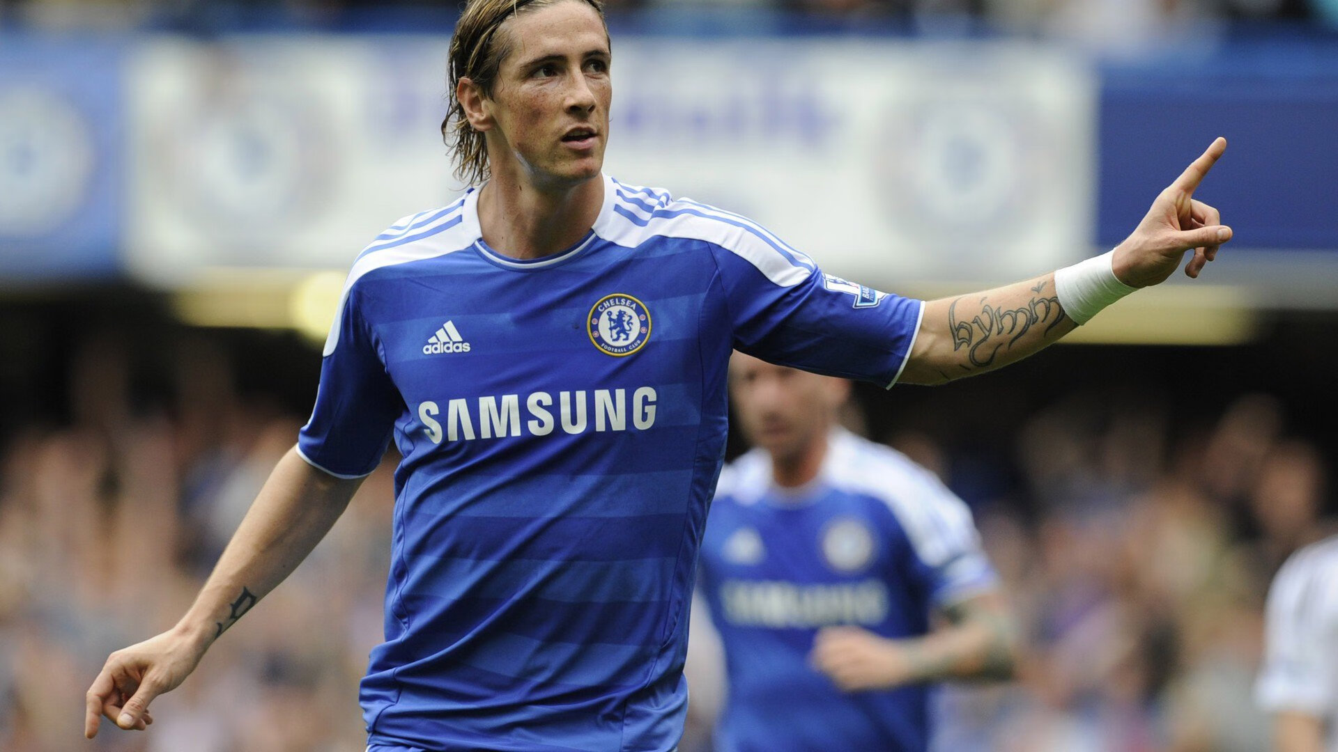 综合格斗赛场焦点！葡萄牙队对阵巴西队，强强对话引爆全球球迷关注